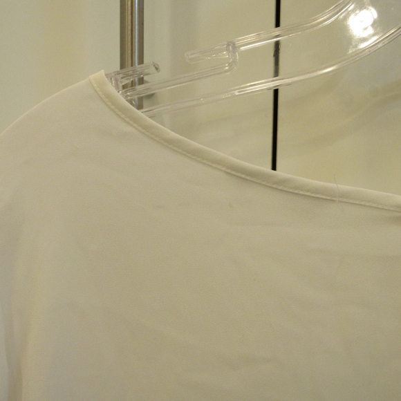 Cute Off-white Flowy Blouse Top - Picture 5 of 7